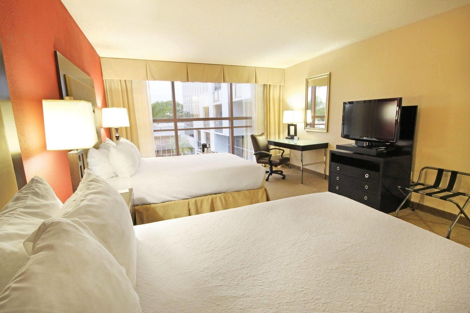 Sawgrass Grand Hotel And Suites Sports Complex Sunrise Buitenkant foto