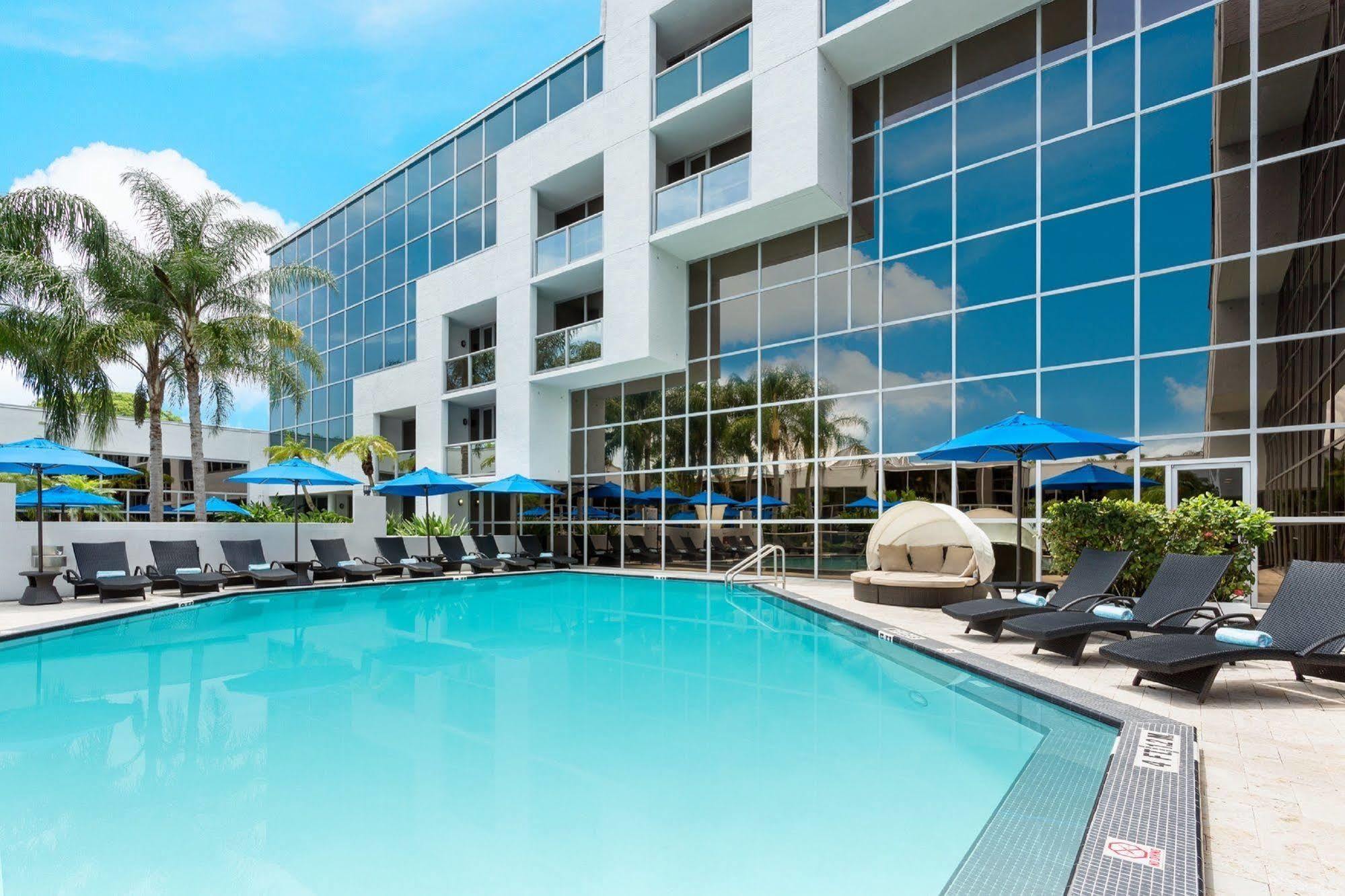 Sawgrass Grand Hotel And Suites Sports Complex Sunrise Buitenkant foto
