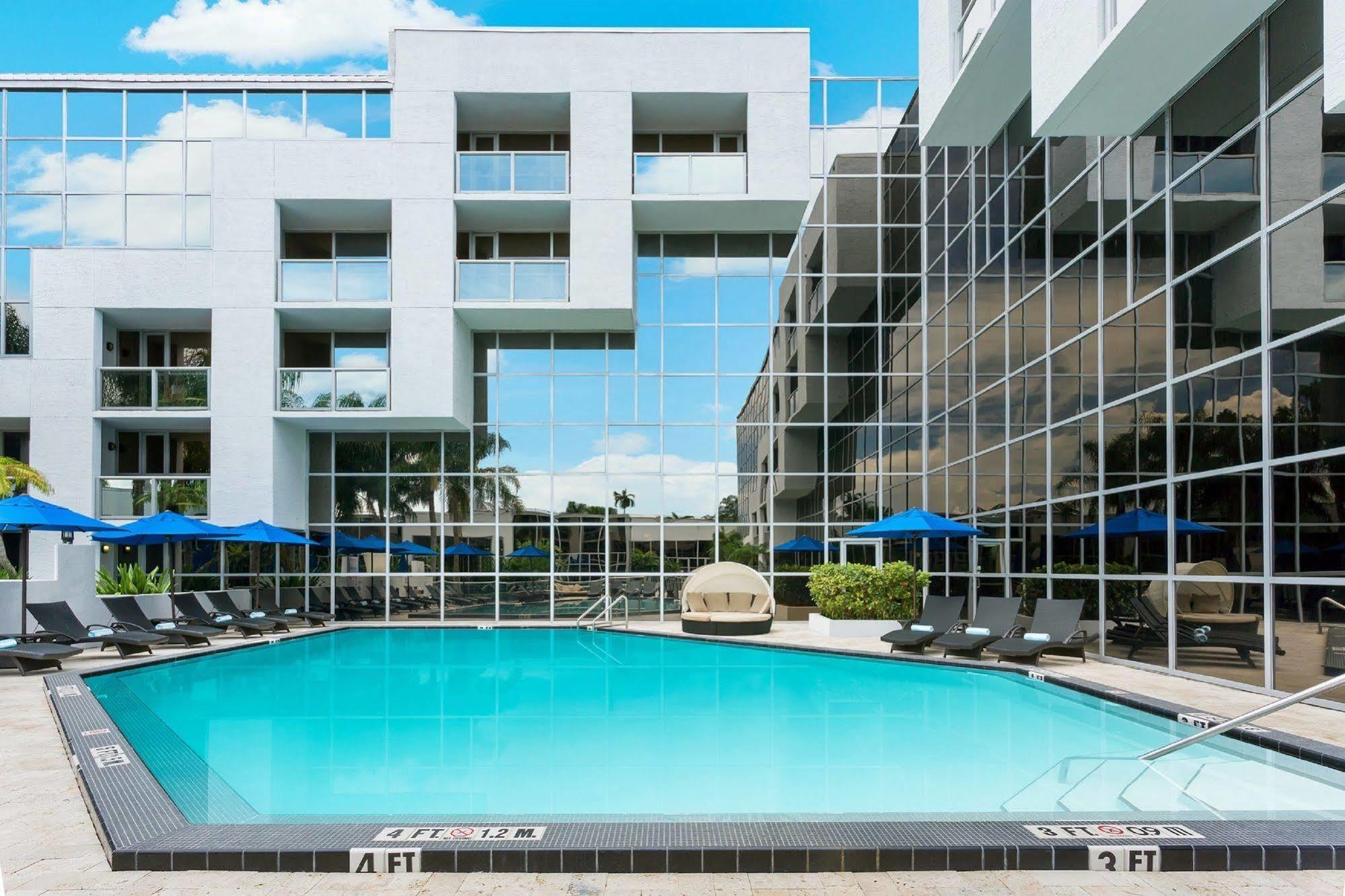 Sawgrass Grand Hotel And Suites Sports Complex Sunrise Buitenkant foto
